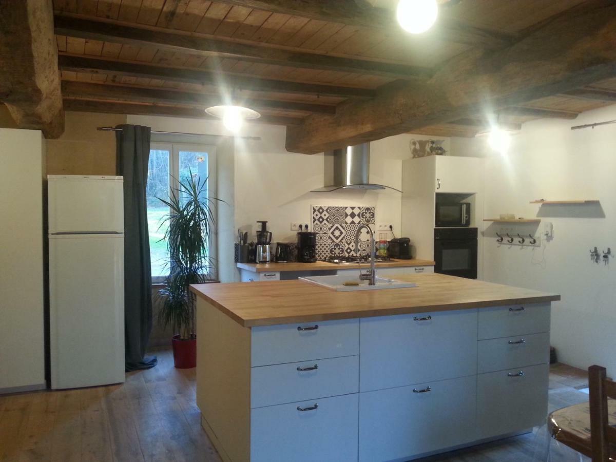 Chambres D'Hotes "La Source" Mareuil-sur-Lay Екстериор снимка